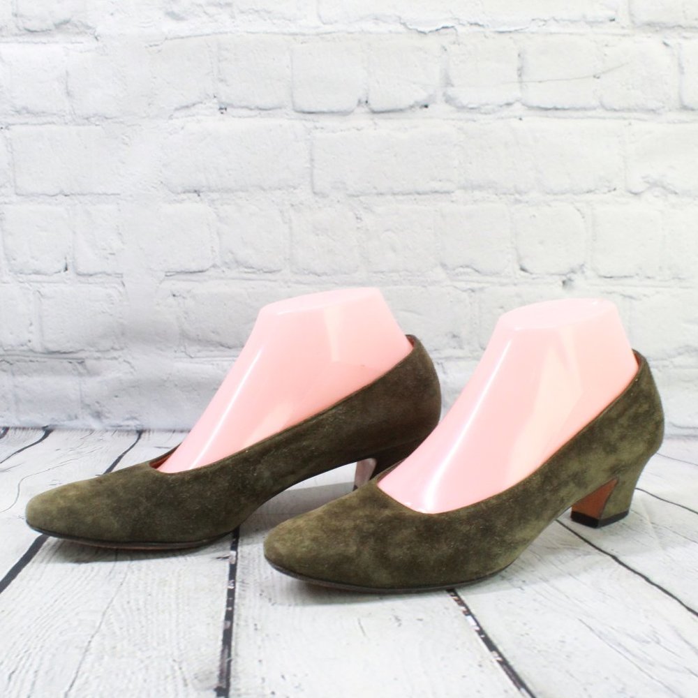 Salvatore Ferragamo Low Heel Pumps Shoes Sz 7.5 B - Picture 2 of 9